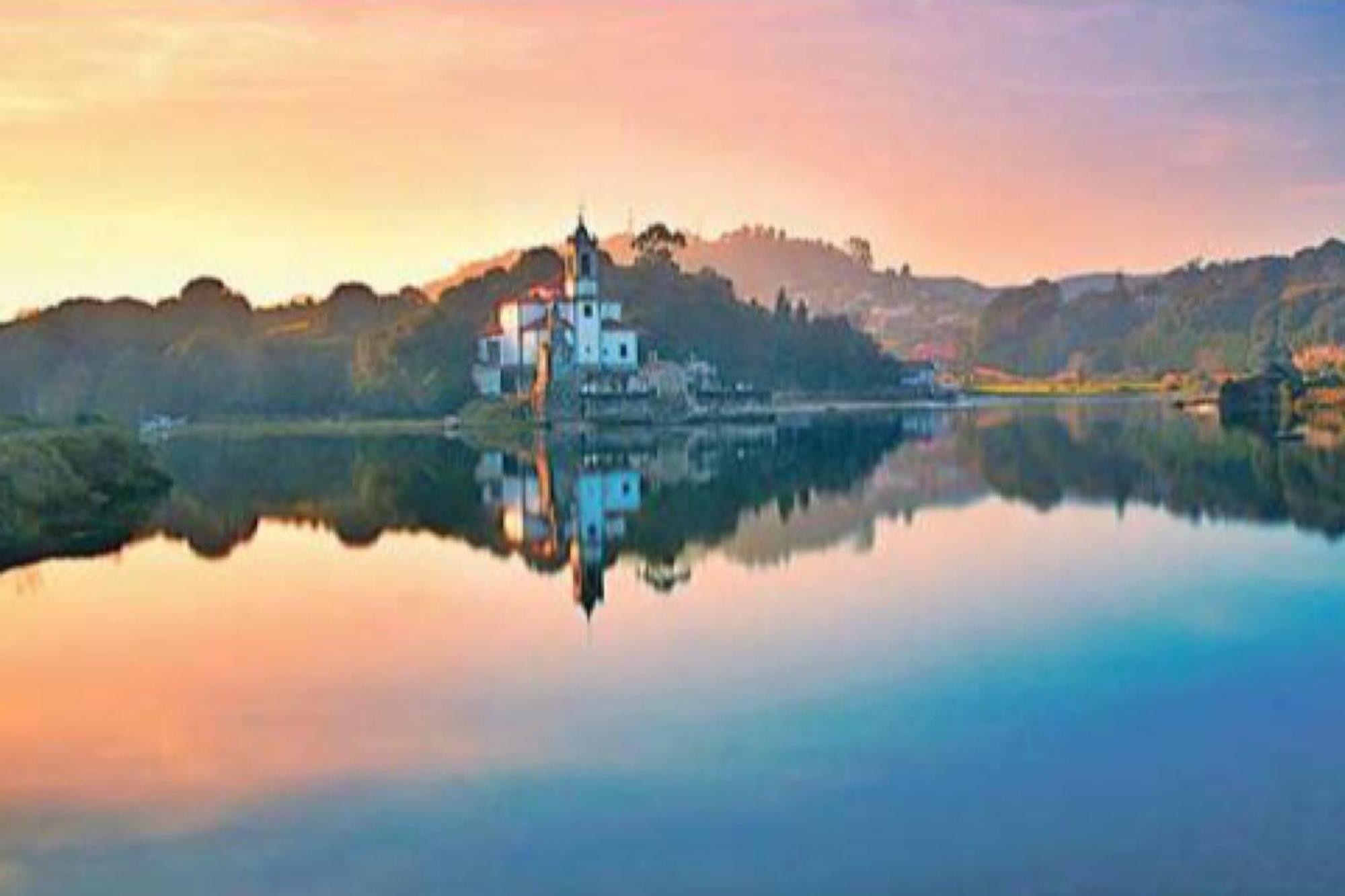 El Pedroso De Llanes Villahormes Exterior foto